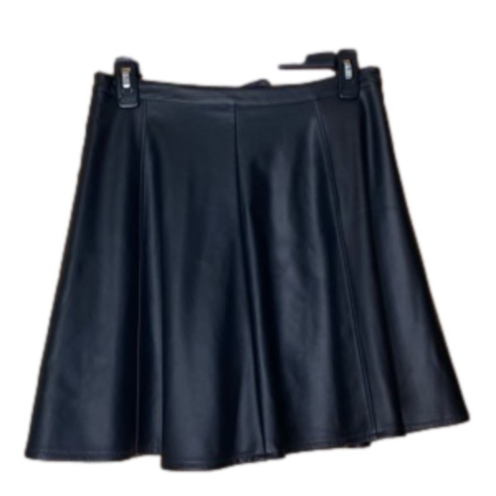 Black mini skirt. Lauren Conrad, size 4.